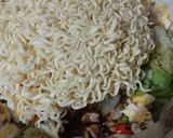 Foto langkah ke 3 dari resep Mie Goreng Nyemek.