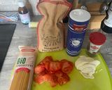 Une image de l'étape 2 de Pâte mozzarella et tomates.