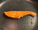 減脂食譜 - 香煎鮭魚+蒜炒高麗菜的食譜步驟2照片