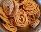 A picture of step 8 of Murukku.