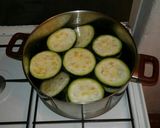 Foto del paso 1 de la receta: Zapallitos rellenos de carne