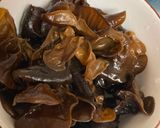 A picture of step 1 of Knorr Hot and Sour Soup.