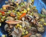 Foto del paso 3 de la receta: Cuscús con champiñones y choritos