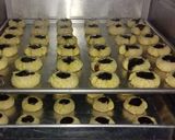 Foto langkah ke 3 dari resep Thumbprint Choco Cheese Cookies.