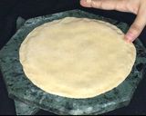 A picture of step 4 of Paneer Paratha.