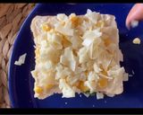 A picture of step 2 of Double decker bread pizza.