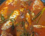 Gambar langkah 2 resipi Asam pedas ayam johor.
