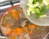 Foto langkah ke 4 dari resep Sop Tulang Leher Sapi.