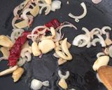 A picture of step 2 of Stir pork belly with Steam eggplant.