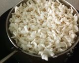 A picture of step 6 of Fried poha chivda (snacks).