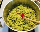 A picture of step 4 of Creeper Rice Krispie Treats.