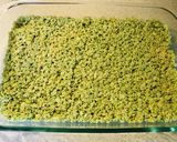 A picture of step 6 of Creeper Rice Krispie Treats.