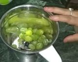 A picture of step 1 of Grapes Sharbat.