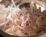 A picture of step 1 of Kandha bhajiya.