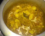 A picture of step 4 of Garlic and bottle gourd curry.