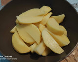 Foto del paso 1 de la receta: Butifarra con patatas, salsa deluxe y ensalada