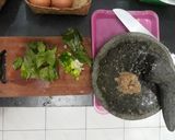 Foto langkah ke 1 dari resep Ayam masak kemangi.
