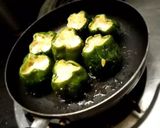 A picture of step 2 of Stuffed cheese capsicum.