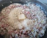 Foto del passaggio 11 della ricetta Risotto con mortadella e birra