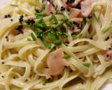 A picture of step 3 of Linguine with smoked salmon and lumpfish roe.