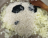 Foto del paso 1 de la receta: 487. Risotto con calamares en su tinta (principal arroz)