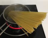 Hình bước làm 1 của món Mỳ Spaghetti