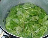 Foto del paso 1 de la receta: Espinaca con fideos