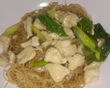 รูปขั้นตอนการทำที่ 13 ของ ราดหน้าไก่เส้นหมี่ (Thin Rice Noodles with Chicken in Thick Gravy)