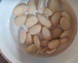 A picture of step 2 of Oats Smoothie.