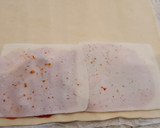 Foto del paso 2 de la receta: Brazo de gitano de hojaldre relleno de lomo adobado y queso