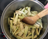 Foto del paso 5 de la receta: El udon con berenjena y hongo～el fideo frío y la sopa caliente～