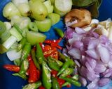 Foto langkah ke 4 dari resep Cumi Isi Tahu Kuah Asam.
