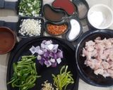 A picture of step 1 of Chicken Chilli With Rice.