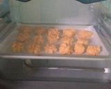 Gambar langkah 7 resipi Biskut Conflakes Madu.
