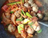 Foto langkah ke 4 dari resep Oseng Pedas Bakso Krecek.