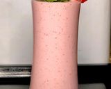A picture of step 4 of Tri Colour Strawberry Shake.
