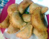Foto langkah ke 11 dari resep Pastel goreng kriuuk step by step.