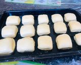 A picture of step 4 of Whosayna’s Donuts filled with Custard Creame.