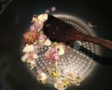 Foto langkah ke 2 dari resep Cumi asin cabe hijau.