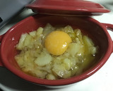 Foto del paso 1 de la receta: Huevo en cocotte con patatas a lo pobre trufado