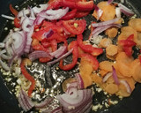 Foto del paso 4 de la receta: Espirales con gambas al curry y salsa de mandarina