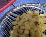 Foto langkah ke 3 dari resep Bihun kentang goreng pedas.