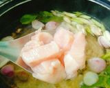 รูปขั้นตอนการทำที่ 3 ของ ต้มแซ่บอกไก่กับไข่เจียวเห็ด