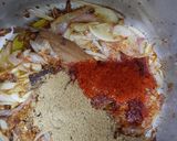 A picture of step 2 of Sindhi chicken curry.