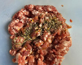 Foto del paso 1 de la receta: Albóndigas con salsa de portobellos y parmesano