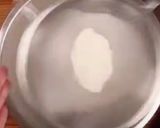 صورة لخطوة 3 من وصفة كيك البرتقال 🍊 مع الصوص هشه وخفيفة