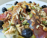 Foto del paso 5 de la receta: Ensalada de tomate con mojama, sardinas y frut@s sec@s
