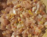 Foto del paso 2 de la receta: Pechuga de pollo con crema y verdeo!