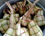 Foto langkah ke 4 dari resep Ketupat Lebaran Simple Pungkel.