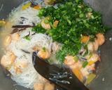Foto langkah ke 7 dari resep Bihun jagung kuah.